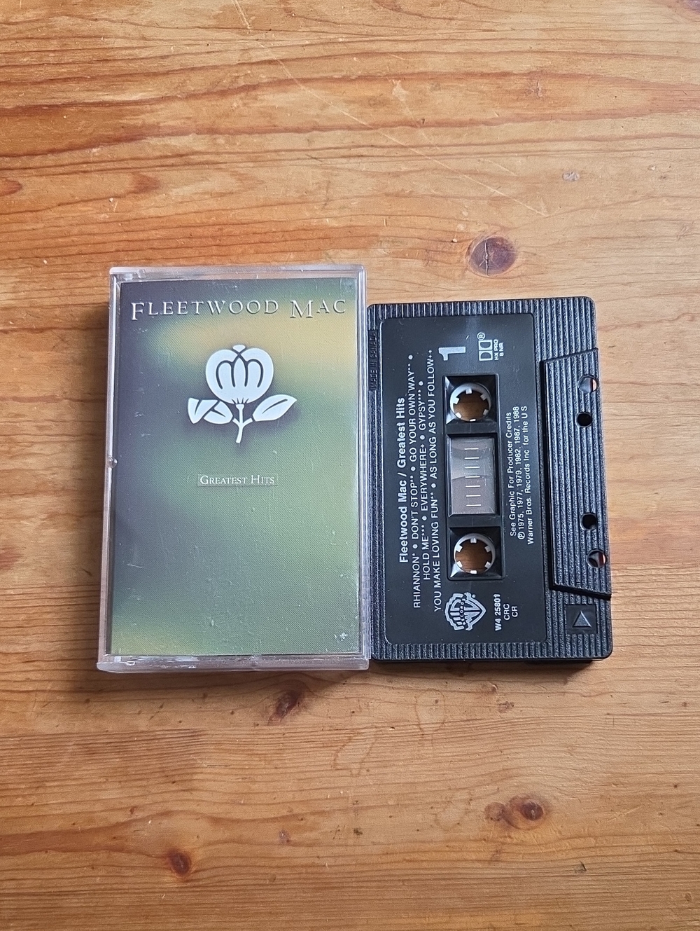 Fleetwood Mac Greatest Hits Cassette Tape Lyric Book Album Vintage 1988 TESTED